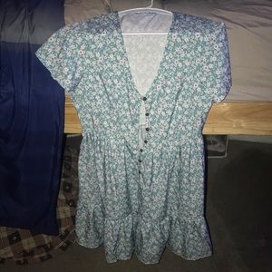 Amazon floral summer dress so cute. Never worn.
